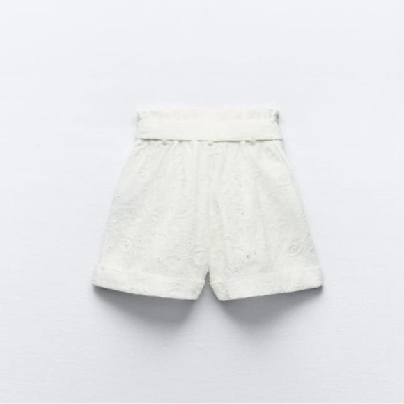 Zara embroidered short pants with belt. Size Medium. - Picture 3 of 4